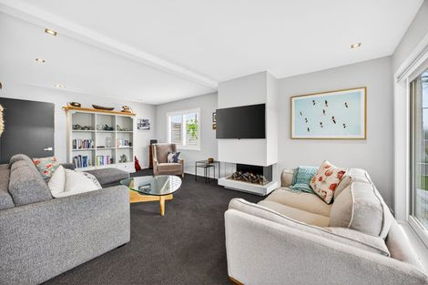 Photo of property in 9a Craig Road, Milford, Auckland, 0620