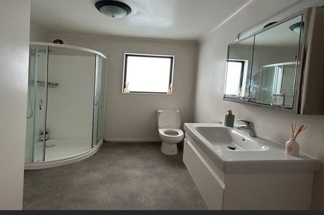 Photo of property in 69 Aberdeen Road, Castor Bay, Auckland, 0620