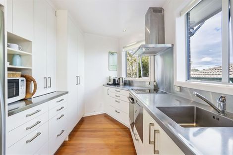 Photo of property in 41 Woodstock Road, Forrest Hill, Auckland, 0620