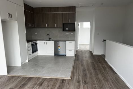 Photo of property in 9/233 Great North Road, Henderson, Auckland, 0612