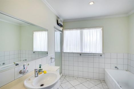 Photo of property in 906 Sylvan Road, Mayfair, Hastings, 4122