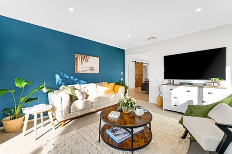 Photo of property in 15 Walnut Road, Riverhead, 0820