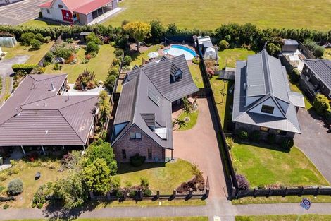 Photo of property in 9 County Drive, Hawera, 4610