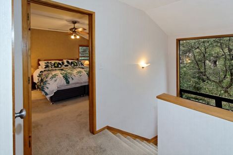 Photo of property in 8a Woodfern Crescent, Titirangi, Auckland, 0604