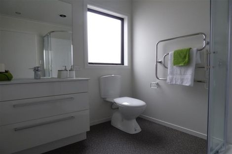 Photo of property in 88a Pioneer Road, Moturoa, New Plymouth, 4310