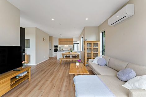 Photo of property in 50d Sandgate Avenue, Botany Downs, Auckland, 2010