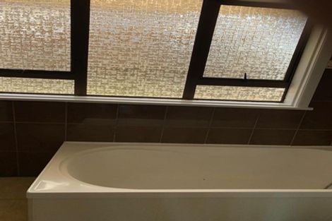 Photo of property in 3 Sunnyside Crescent, Papatoetoe, Auckland, 2025