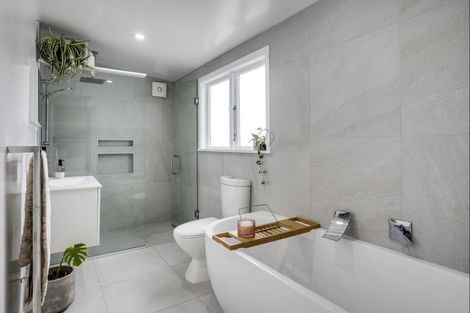 Photo of property in 609b Avenue Road West, Saint Leonards, Hastings, 4120