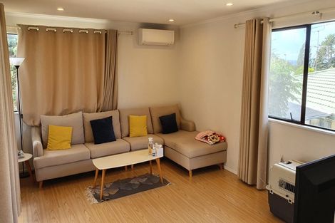 Photo of property in 45 Hassan Drive, Massey, Auckland, 0614