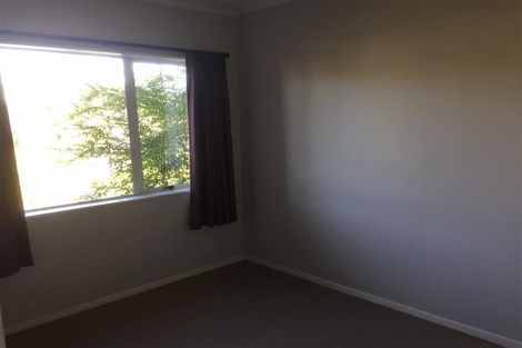 Photo of property in 16 Mckinley Road, Sunnyvale, Auckland, 0612