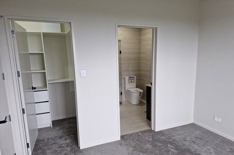 Photo of property in 16a Hobsonville Road, West Harbour, Auckland, 0618