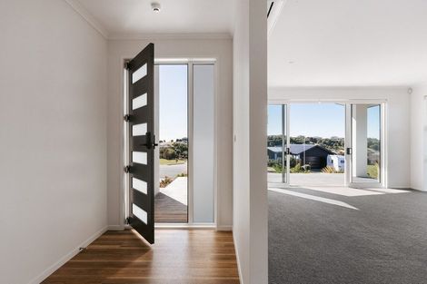 Photo of property in 58 Ridge Drive, Omokoroa, 3114