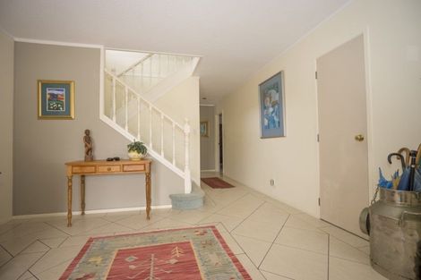 Photo of property in 21 Ravenstone Place, Chatswood, Auckland, 0626