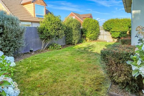 Photo of property in 2/17b Prestons Road, Redwood, Christchurch, 8051