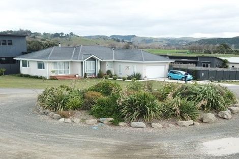 Photo of property in 140 North Shore Road, Eskdale, Napier, 4182