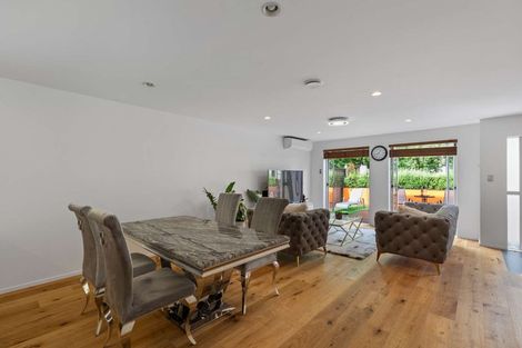 Photo of property in 10 Zabeel Crescent, Takanini, 2112