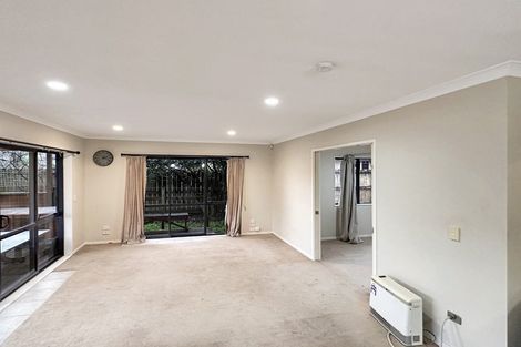 Photo of property in 35 Parkhaven Drive, Rosehill, Papakura, 2113