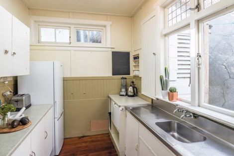 Photo of property in 6 Earls Terrace, Mount Victoria, Wellington, 6011