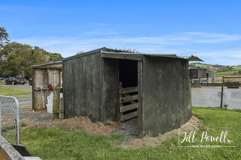 Photo of property in 32 Franklin Road, Paparoa, 0571