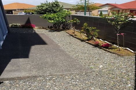 Photo of property in 3/1 Gracechurch Drive, Flat Bush, Auckland, 2016