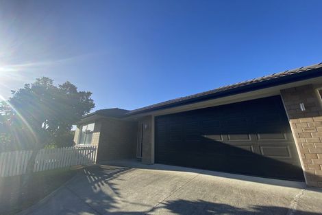 Photo of property in 18 Askerne Drive, Flat Bush, Auckland, 2016