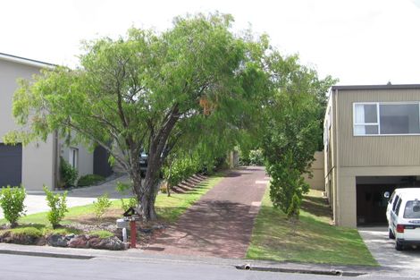 Photo of property in 1/8 Christensen Place, Forrest Hill, Auckland, 0620