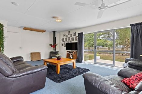 Photo of property in 35 Waite Street, Featherston, 5710