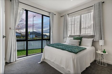 Photo of property in 1 Barrique Road, Kumeu, 0810