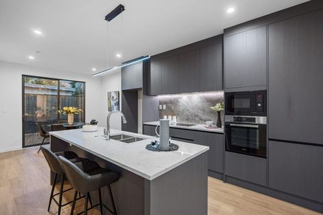 Photo of property in 3d Margaret Place, Milford, Auckland, 0620