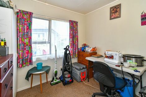 Photo of property in 36 Kopara Place, Clendon Park, Auckland, 2103