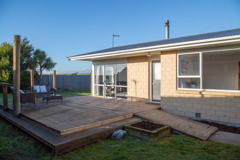 Photo of property in 8 Cornet Lane, Aranui, Christchurch, 8061