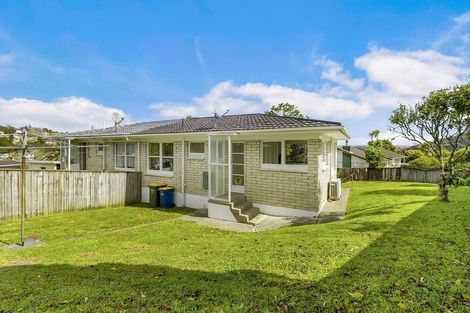 Photo of property in 1/6 Segedin Place, Glenfield, Auckland, 0629