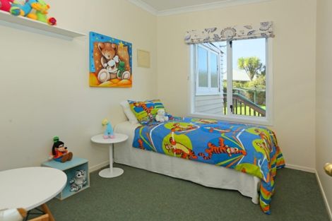 Photo of property in 57 Mcleod Road, Te Atatu South, Auckland, 0610