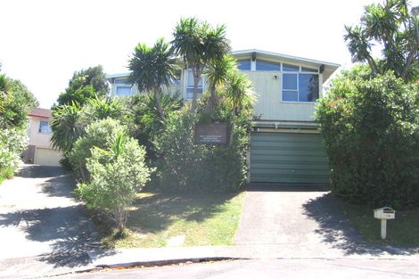 Photo of property in 18 Cunliffe Place, Glenfield, Auckland, 0629