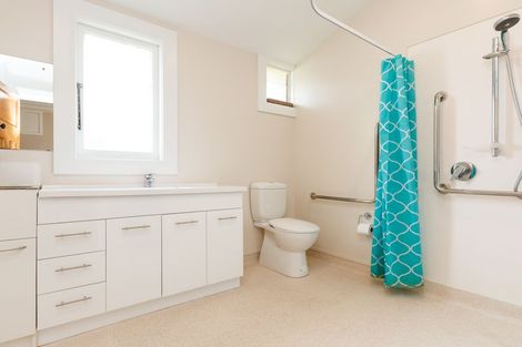 Photo of property in 11 Miro Street, Takaro, Palmerston North, 4410