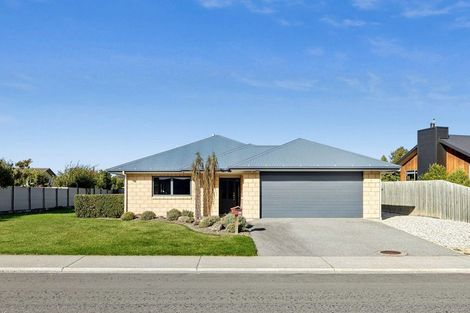 Photo of property in 1 Coromandel Street, Wanaka, 9305