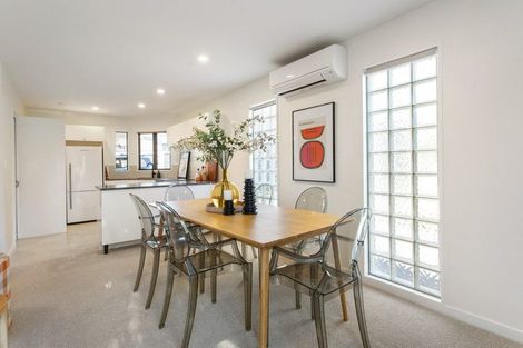 Photo of property in 2/28 Derby Street, St Albans, Christchurch, 8014