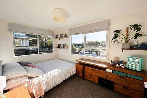 Photo of property in 7 Graham Grove, Waikanae, 5036