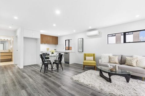 Photo of property in 7 Gladfield Lane, Te Atatu Peninsula, Auckland, 0610