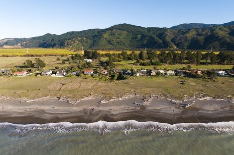 Photo of property in 180 Rarangi Beach Road, Rarangi, Blenheim, 7273