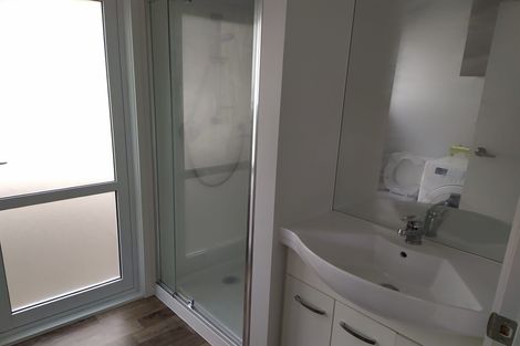 Photo of property in 1/462 East Coast Road, Windsor Park, Auckland, 0630