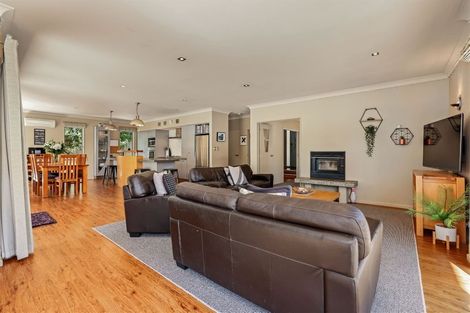 Photo of property in 296 Gardiners Road, Harewood, Christchurch, 8051