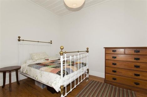 Photo of property in 17 Owens Road, Devonport, Auckland, 0624