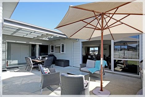 Photo of property in 24 Forbes Road, Foxton Beach, Foxton, 4815