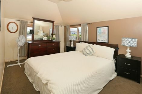 Photo of property in 10a Blacklock Avenue, Henderson, Auckland, 0612