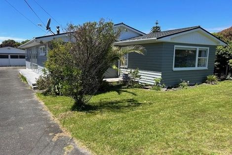 Photo of property in 11 Vaucluse Avenue, Paraparaumu Beach, Paraparaumu, 5032