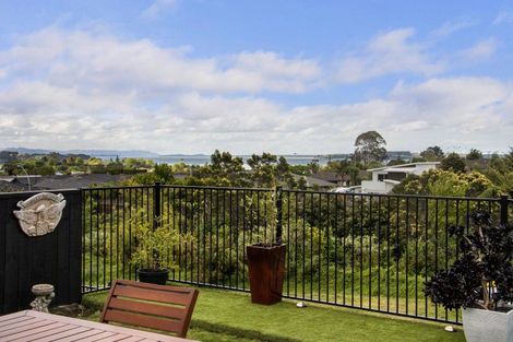 Photo of property in 26 Te Kaka Place, Omokoroa, 3114