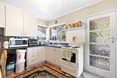 Photo of property in 2/10 Kapiti Place, Sunnynook, Auckland, 0620