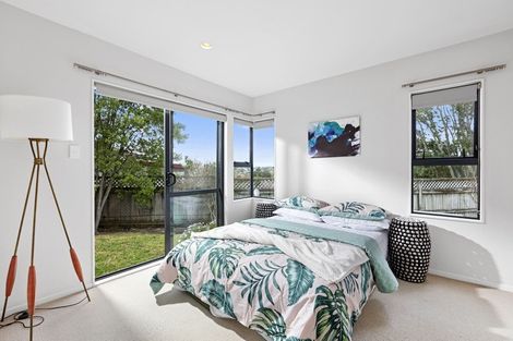 Photo of property in 6a Tobago Place, Sunnynook, Auckland, 0620