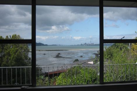 Photo of property in 2/46 Gill Avenue, Te Atatu Peninsula, Auckland, 0610